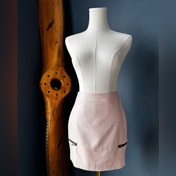 Lovers + Friends faux leather mini skirt. Size XS - Picture 1 of 11